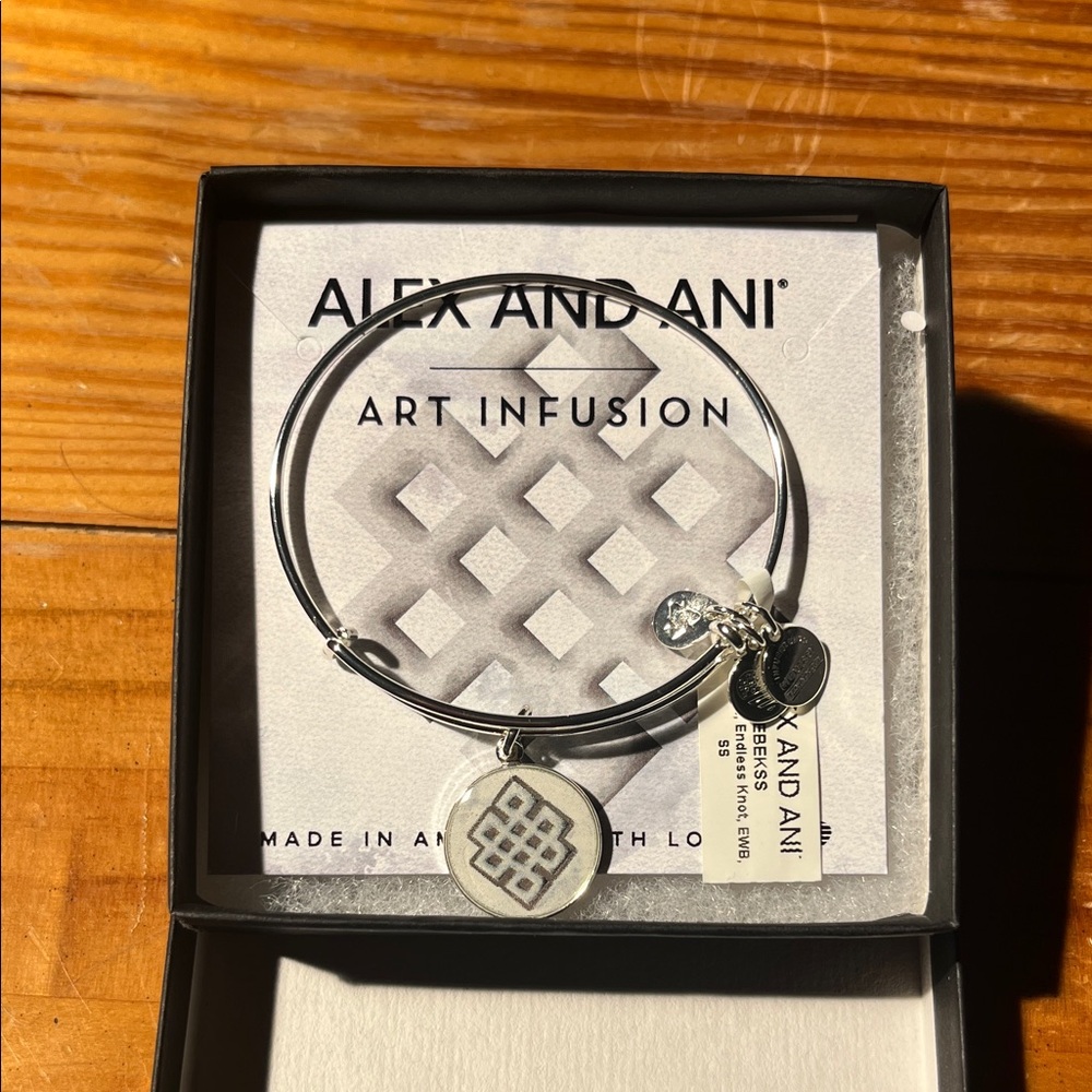 Alex and Ani Art Infusion collection bracelet, endless knot, NWT